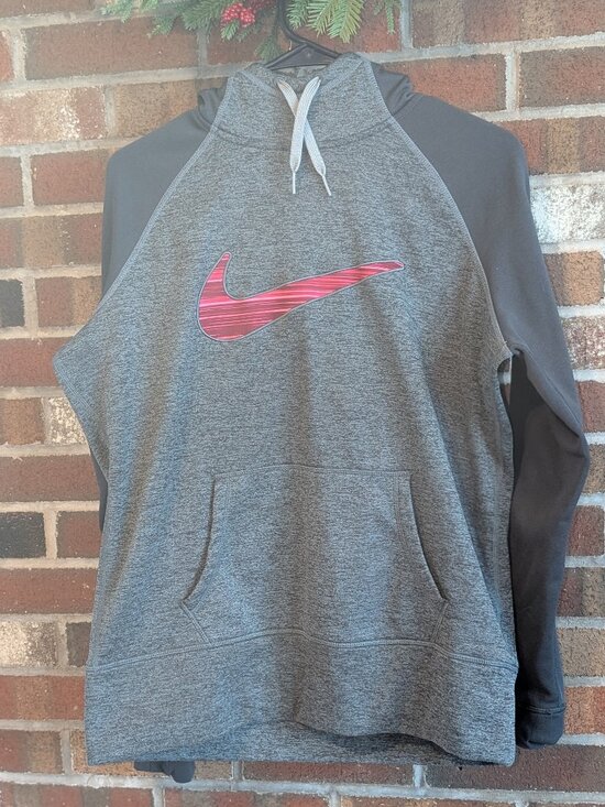 Nike Tops - Nike Therma-FIT Raglan Fleece Hoodie Pullover Gray Pink Swoosh - Women’s L